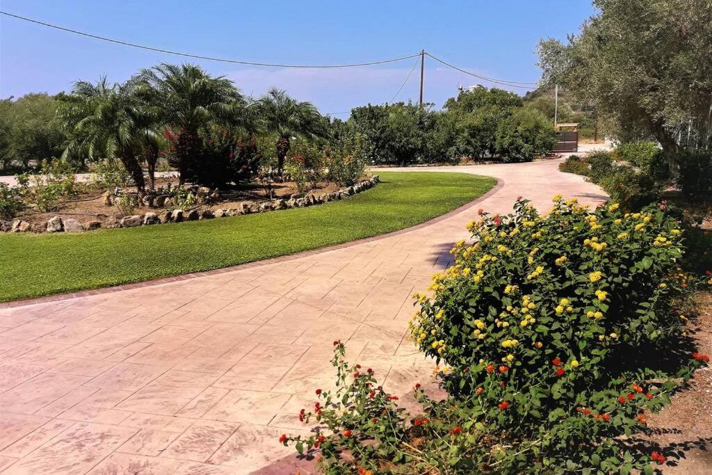 Fiore Di Rodi - Private Pool, Jacuzzi And Barbecue Ialisos Exterior foto